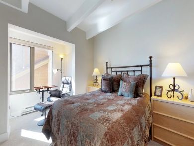 Vail Vacation Condo Sleeps Six Guests Vail Vacation Condo Sleeps Six Guests